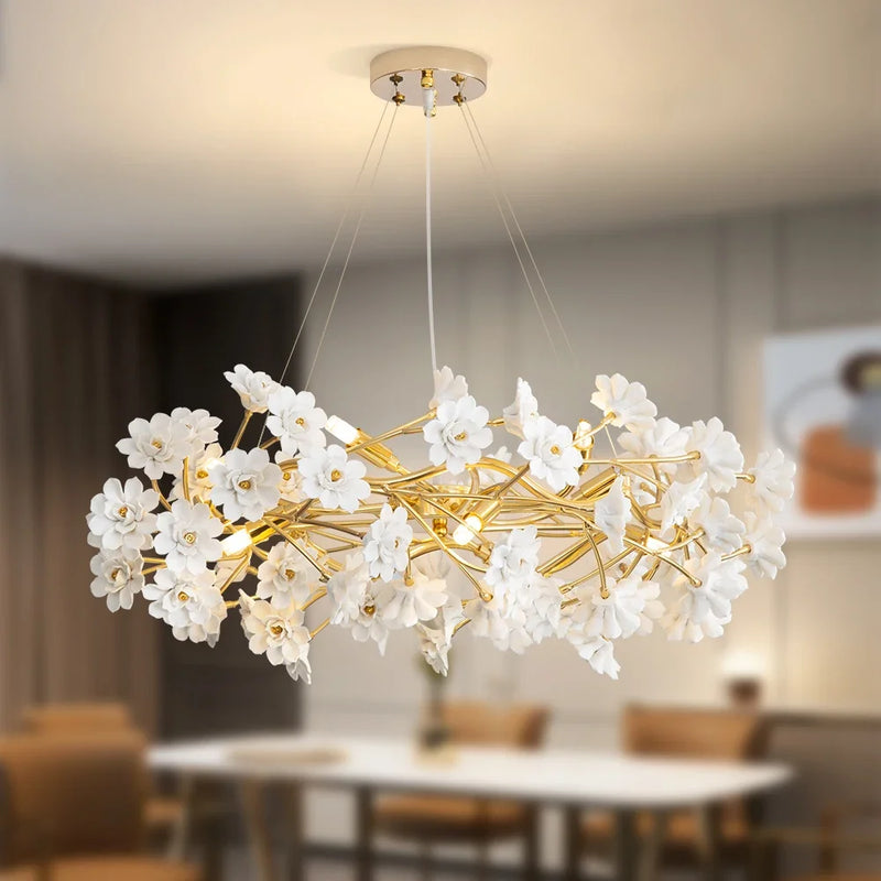 ✨ Modern And Luxurious Crystal Pendant Light With Flowers