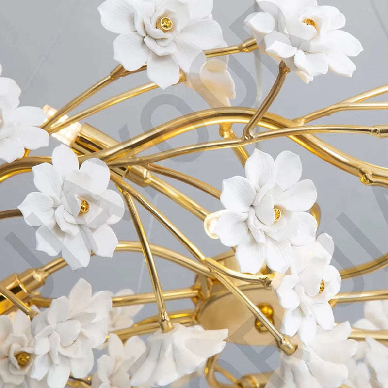 ✨ Modern And Luxurious Crystal Pendant Light With Flowers
